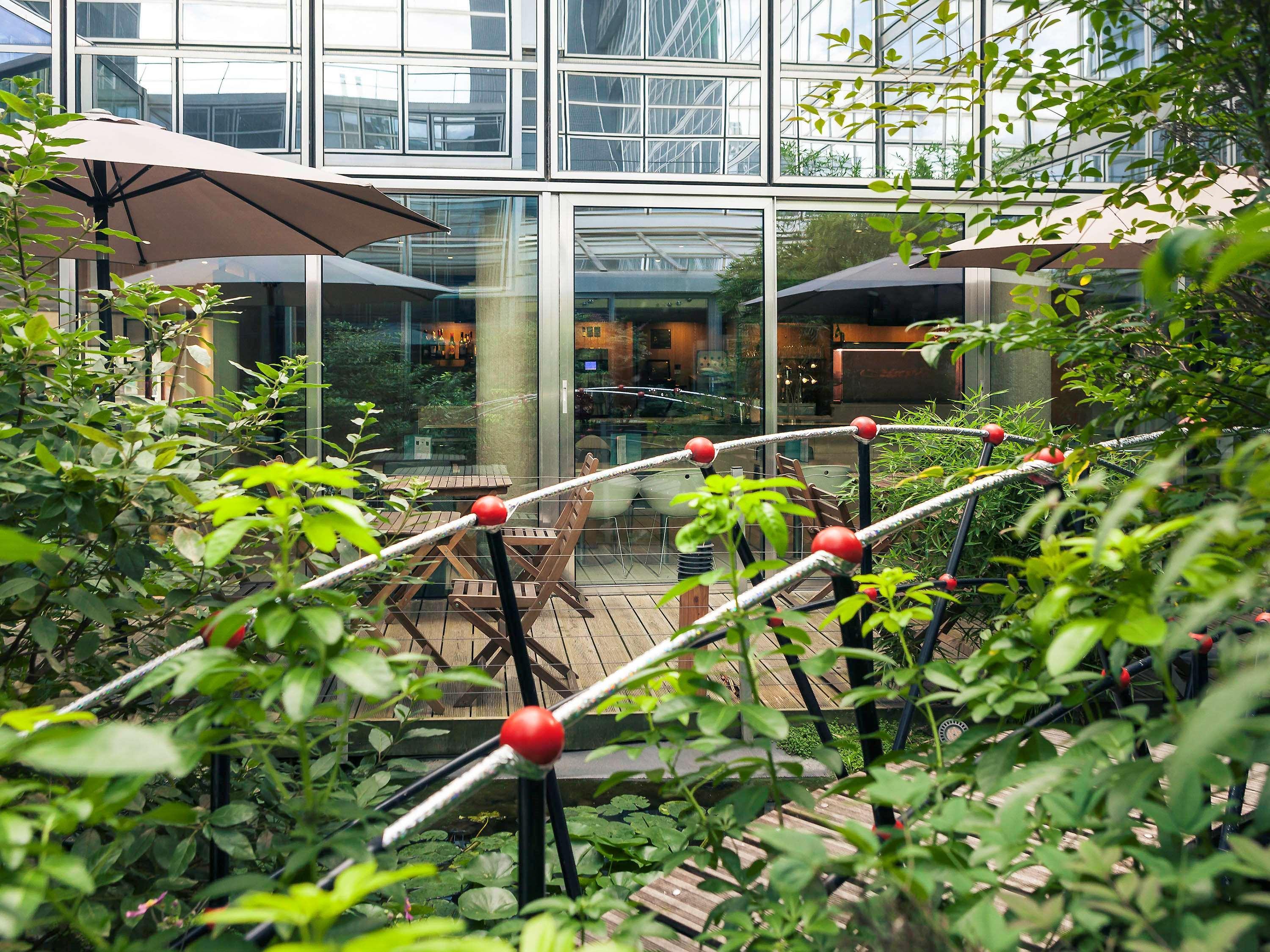 Mercure Paris La Defense Grande Arche Нантер Екстериор снимка
