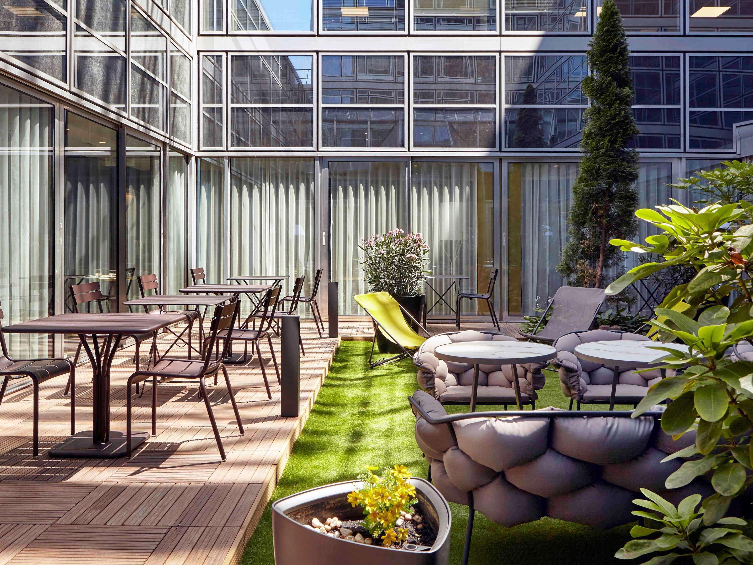 Mercure Paris La Defense Grande Arche Нантер Екстериор снимка