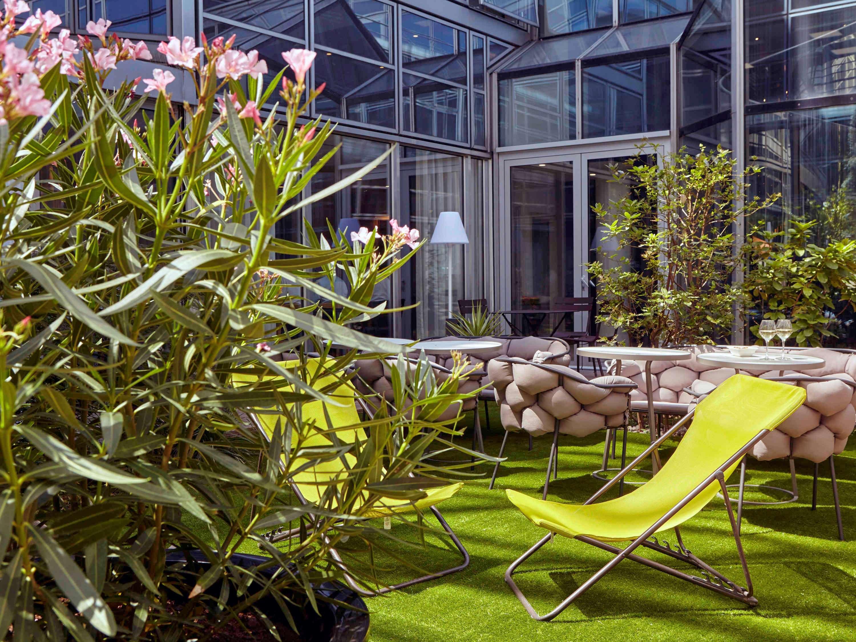 Mercure Paris La Defense Grande Arche Нантер Екстериор снимка