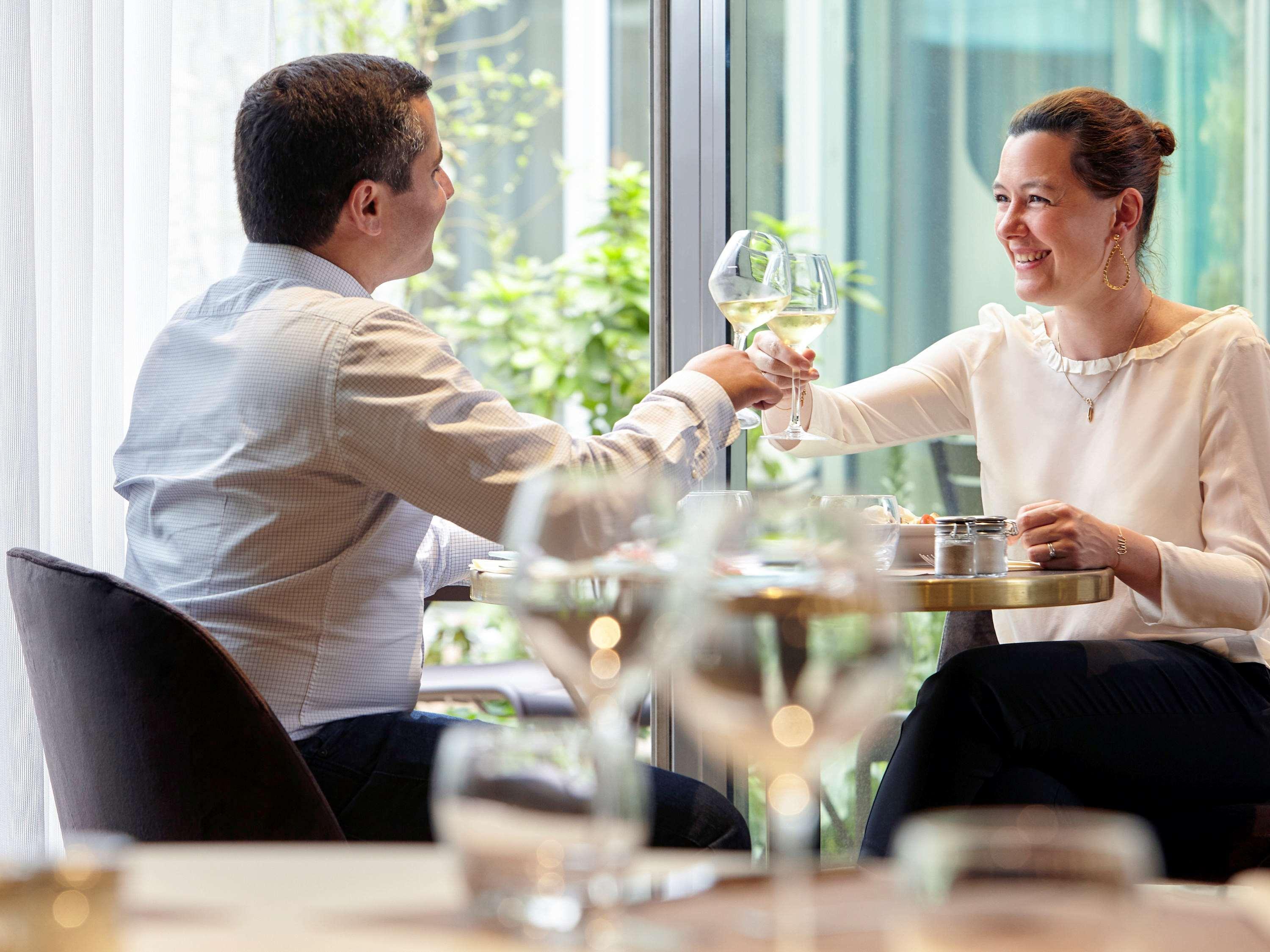 Mercure Paris La Defense Grande Arche Нантер Екстериор снимка