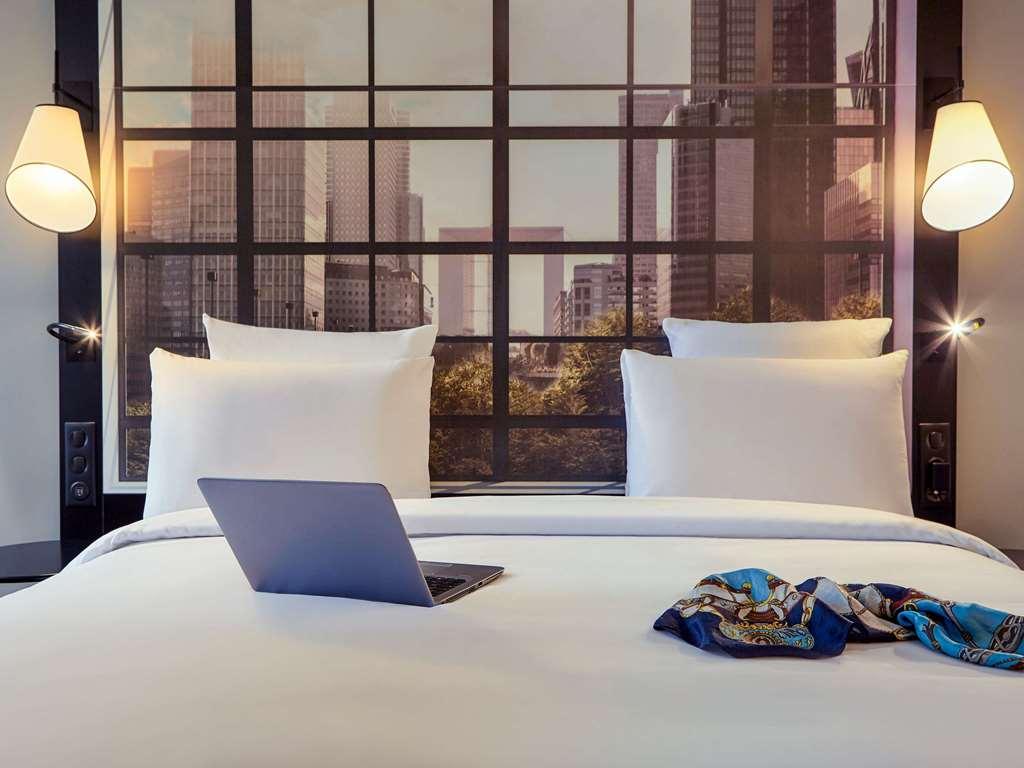Mercure Paris La Defense Grande Arche Нантер Екстериор снимка