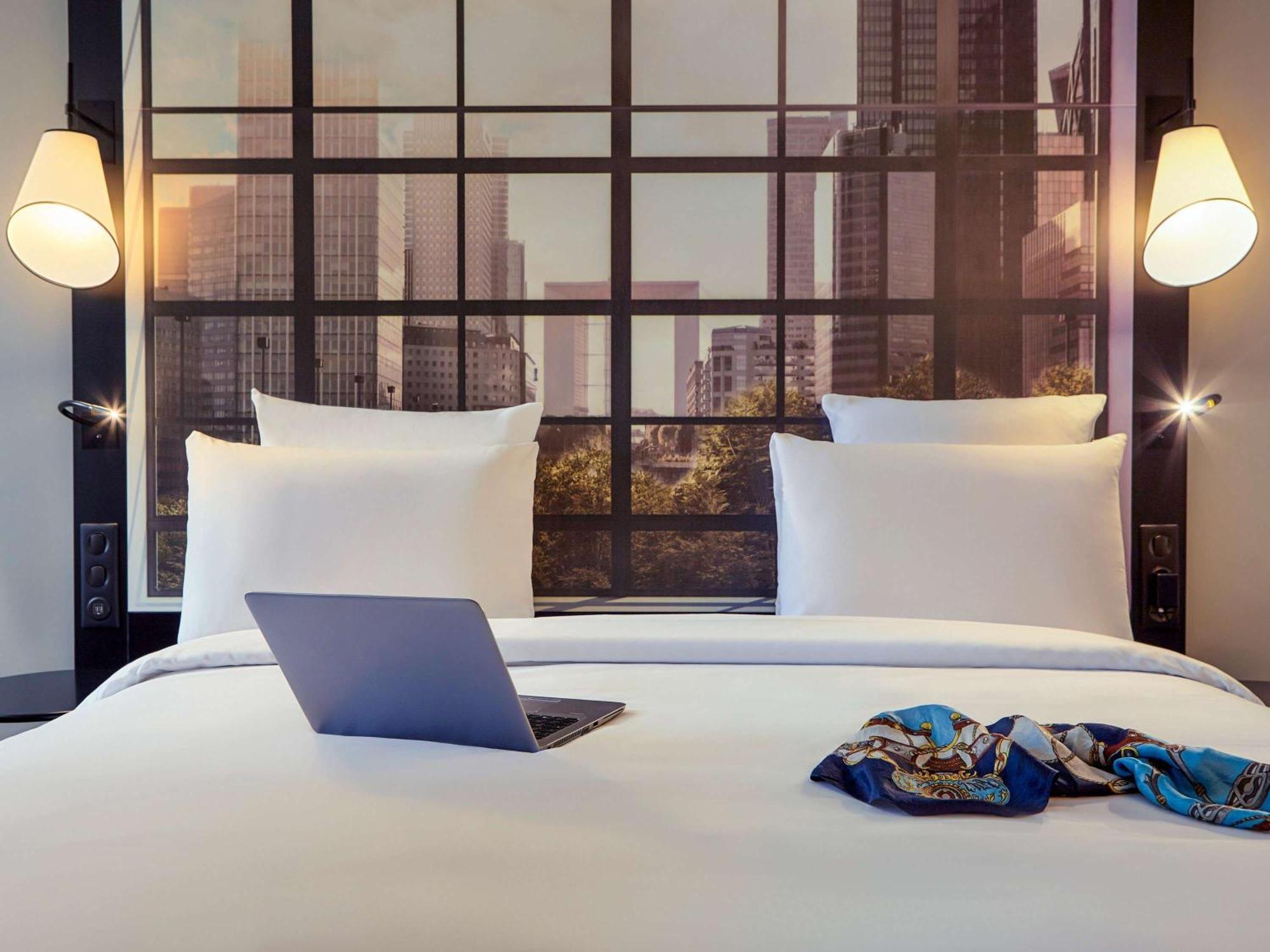 Mercure Paris La Defense Grande Arche Нантер Екстериор снимка