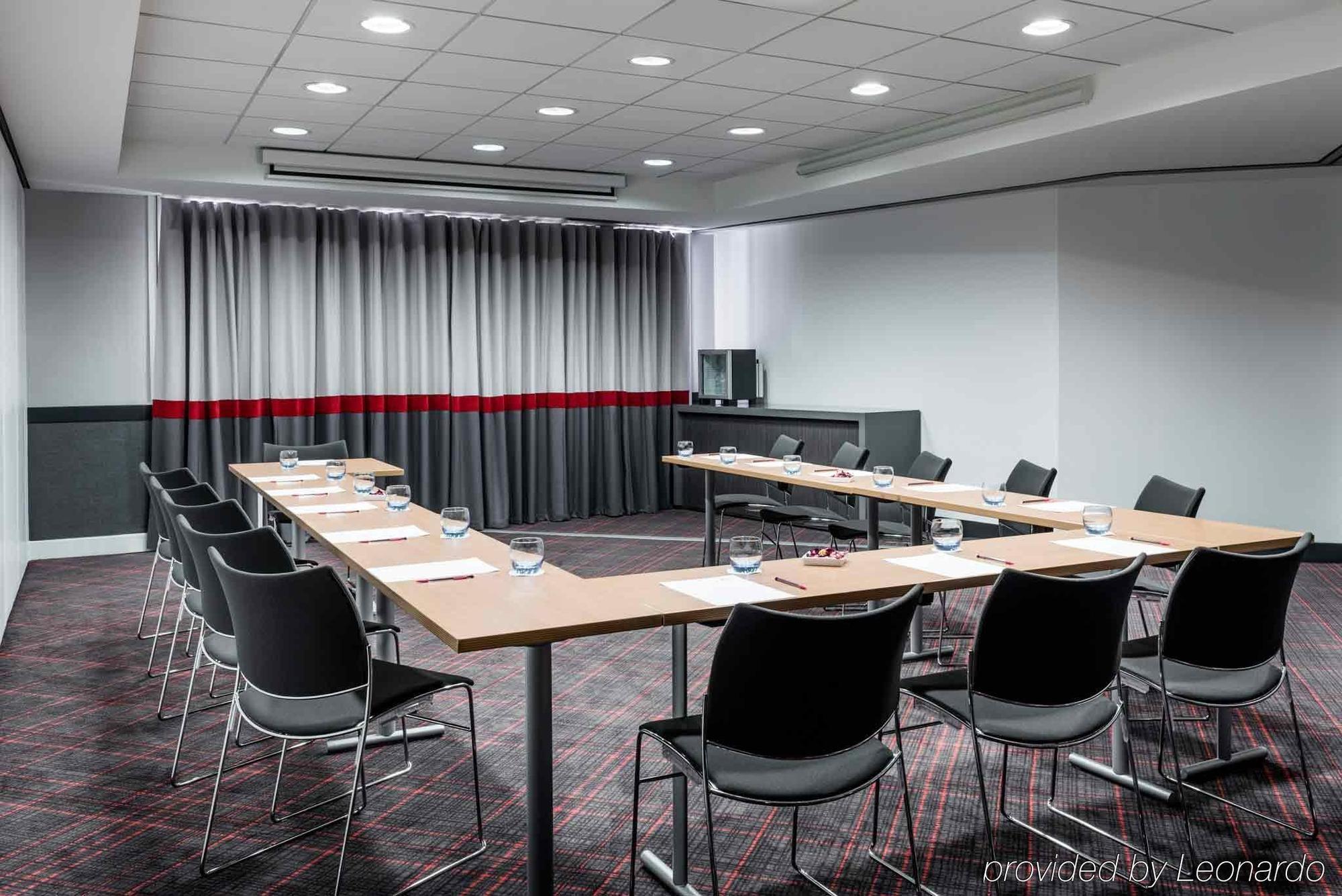 Mercure Paris La Defense Grande Arche Нантер Екстериор снимка