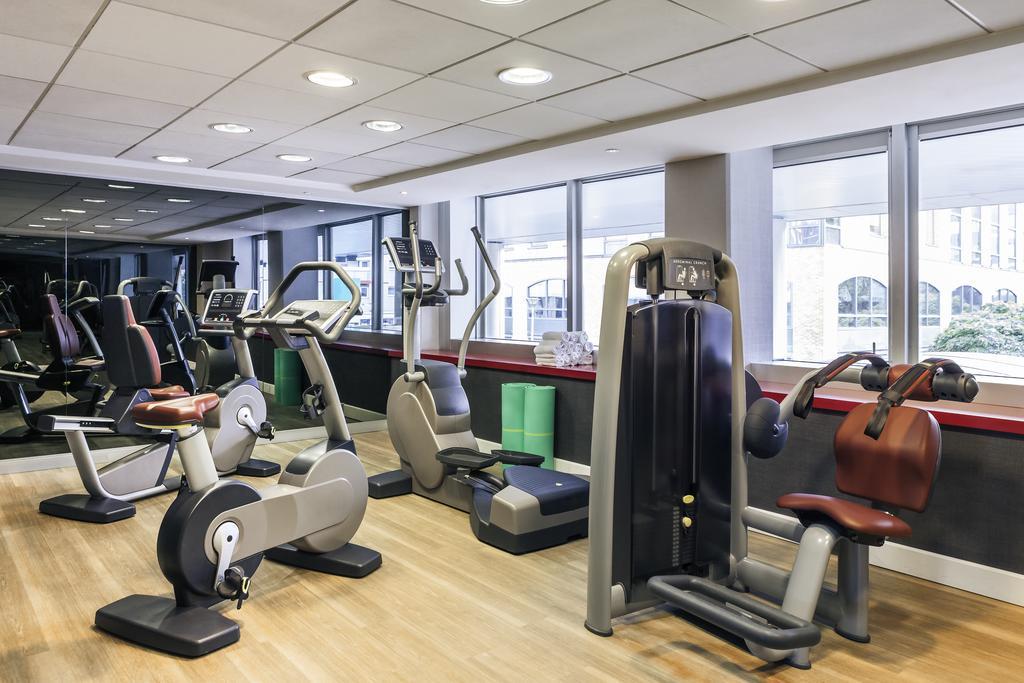 Mercure Paris La Defense Grande Arche Нантер Екстериор снимка