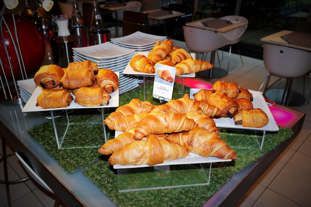 Mercure Paris La Defense Grande Arche Нантер Екстериор снимка