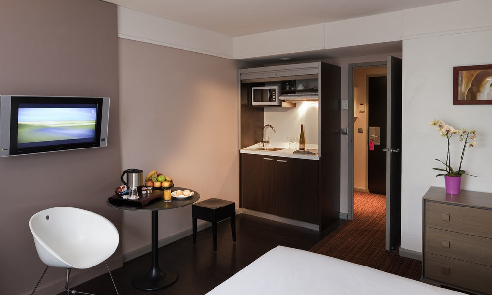 Mercure Paris La Defense Grande Arche Нантер Екстериор снимка