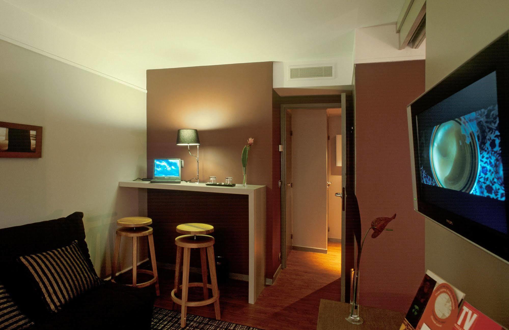 Mercure Paris La Defense Grande Arche Нантер Екстериор снимка
