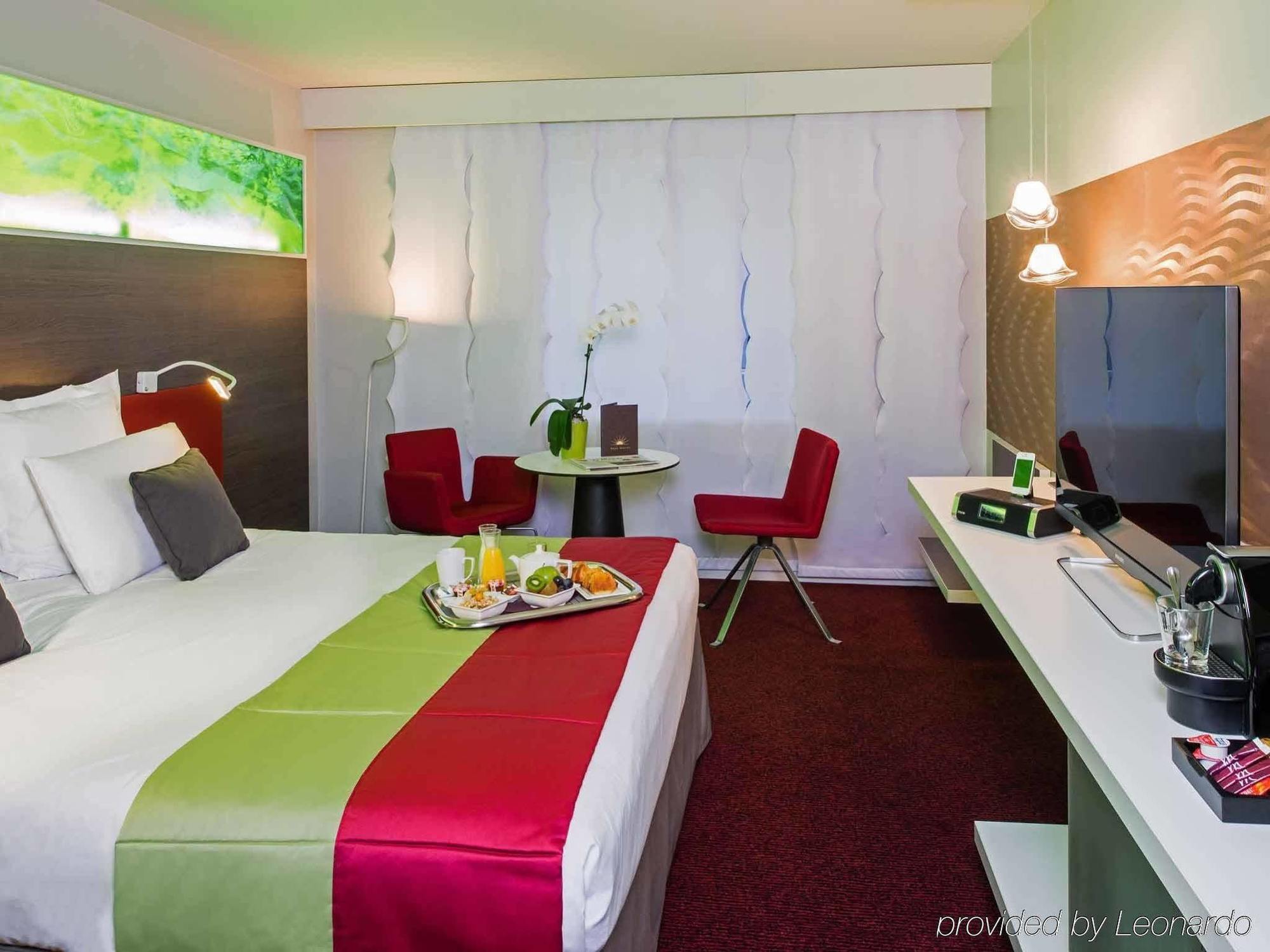 Mercure Paris La Defense Grande Arche Нантер Екстериор снимка