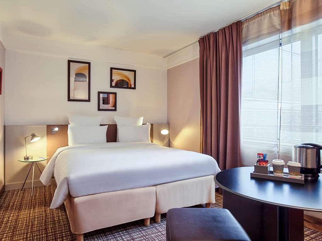 Mercure Paris La Defense Grande Arche Нантер Стая снимка